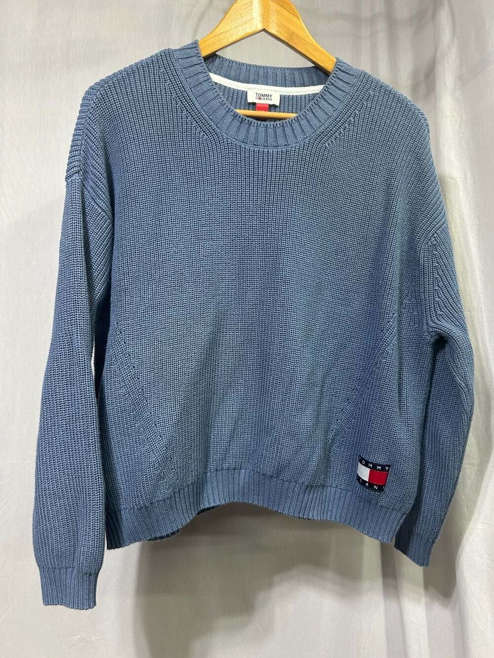 Tommy Jeans Heritage Badge Ribbed Knit Cotton Sweater in Blue
